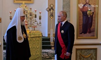 Владимир Путин приехал в Свято-Троицкую Александро-Невскую лавру